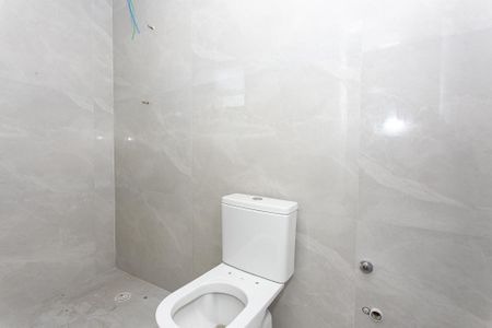 Casa à venda com 110m², 2 quartos e 2 vagasBanheiro da Suíte 1