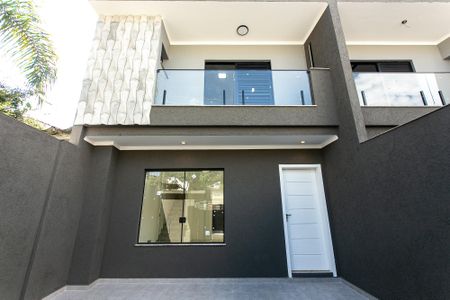 Casa à venda com 110m², 2 quartos e 2 vagasFachada