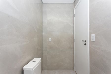 Casa à venda com 110m², 2 quartos e 2 vagasBanheiro da Suíte 1