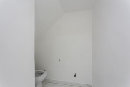 Casa à venda com 110m², 2 quartos e 2 vagasLavabo