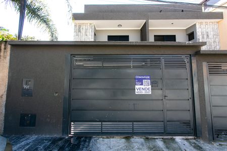 Casa à venda com 110m², 2 quartos e 2 vagasFachada - placa HBJM-100