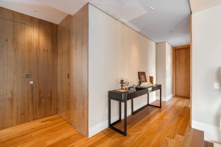 Apartamento à venda com 255m², 3 quartos e 3 vagas Apartamento à venda com 255m², 3 quartos e 3 vagasFoto 02