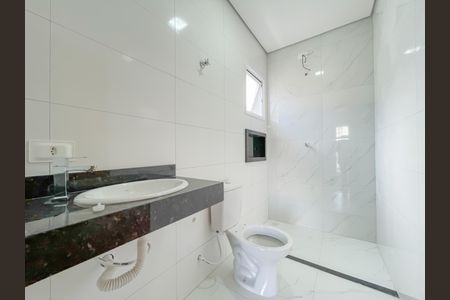Casa à venda com 230m², 3 quartos e 4 vagasBanheiro da Suíte 2