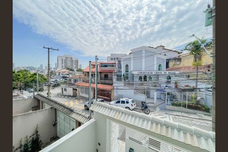Vista de casa à venda com 3 quartos, 230m² em Umuarama, Osasco