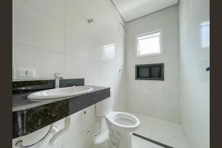 Casa à venda com 230m², 3 quartos e 4 vagasBanheiro da Suíte 1