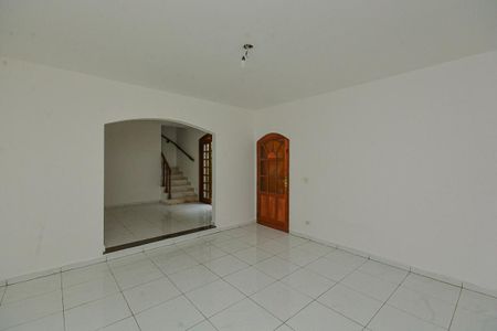 Casa para alugar com 156m², 4 quartos e 3 vagas Casa para alugar com 156m², 4 quartos e 3 vagasSala