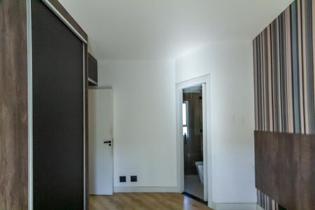 Apartamento à venda com 90m², 3 quartos e 2 vagas Apartamento à venda com 90m², 3 quartos e 2 vagasSuíte