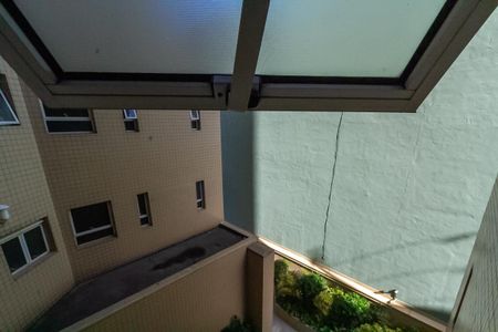Apartamento à venda com 90m², 3 quartos e 2 vagas Apartamento à venda com 90m², 3 quartos e 2 vagasVista da Área de Serviço