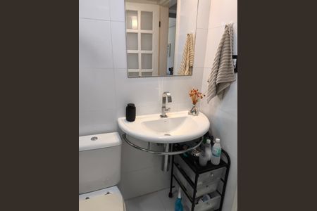 Apartamento para alugar com 51m², 2 quartos e 1 vaga Apartamento para alugar com 51m², 2 quartos e 1 vagaBanheiro