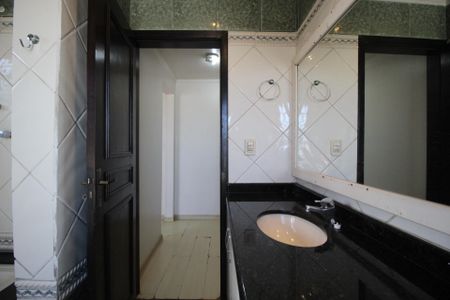 Casa para alugar com 160m², 3 quartos e 2 vagasBanheiro 2