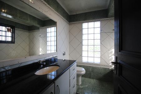 Casa para alugar com 160m², 3 quartos e 2 vagasBanheiro 2