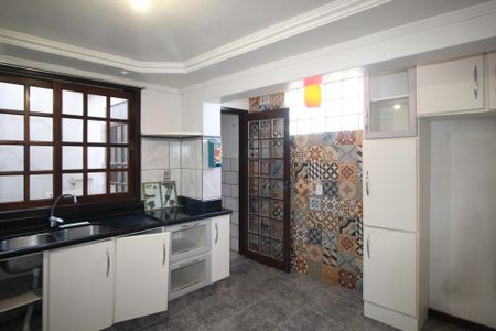 Casa para alugar com 160m², 3 quartos e 2 vagasCozinha