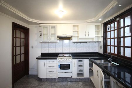 Casa para alugar com 160m², 3 quartos e 2 vagasCozinha