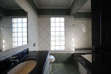 Casa para alugar com 160m², 3 quartos e 2 vagasBanheiro 2