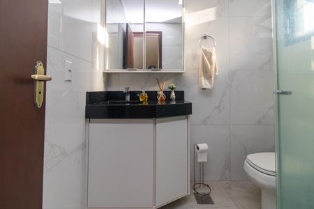 Casa à venda com 150m², 3 quartos e 1 vaga Casa à venda com 150m², 3 quartos e 1 vagaBanheiro Social