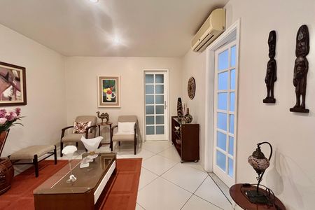 Apartamento para alugar com 100m², 3 quartos e 1 vaga Apartamento para alugar com 100m², 3 quartos e 1 vagaSala