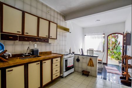 Casa para alugar com 380m², 3 quartos e 4 vagasCozinha