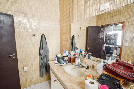 Casa para alugar com 380m², 3 quartos e 4 vagasBanheiro da Suíte 1