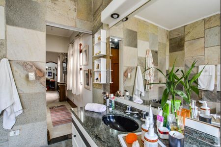 Casa para alugar com 380m², 3 quartos e 4 vagasBanheiro da Suíte 2