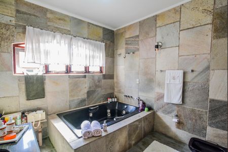 Casa para alugar com 380m², 3 quartos e 4 vagasBanheiro da Suíte 2