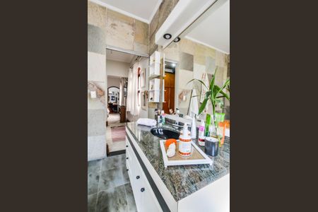 Casa para alugar com 380m², 3 quartos e 4 vagasBanheiro da Suíte 2