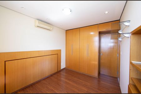 Apartamento à venda com 126m², 4 quartos e 2 vagas Apartamento à venda com 126m², 4 quartos e 2 vagasQUARTO1