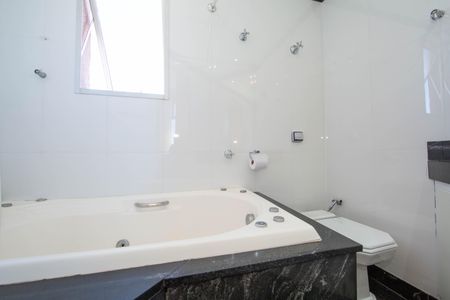 Apartamento à venda com 126m², 4 quartos e 2 vagas Apartamento à venda com 126m², 4 quartos e 2 vagasBANHEIRO2