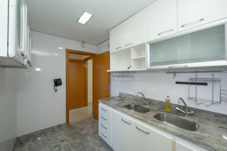 Apartamento à venda com 126m², 4 quartos e 2 vagas Apartamento à venda com 126m², 4 quartos e 2 vagasCOZINHA