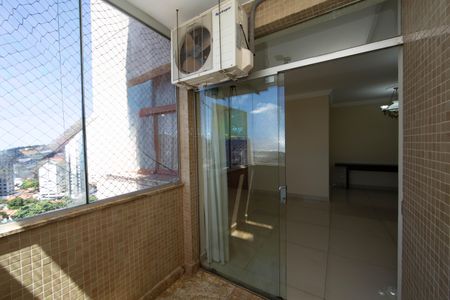 Apartamento à venda com 126m², 4 quartos e 2 vagas Apartamento à venda com 126m², 4 quartos e 2 vagasVARANDA