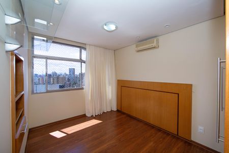 Apartamento à venda com 126m², 4 quartos e 2 vagas Apartamento à venda com 126m², 4 quartos e 2 vagasQUARTO1