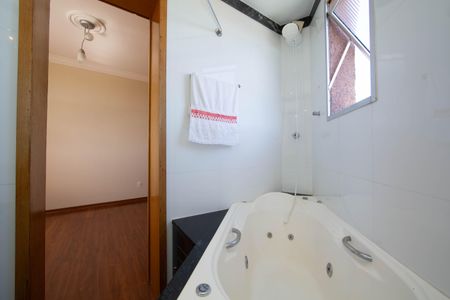 Apartamento à venda com 126m², 4 quartos e 2 vagas Apartamento à venda com 126m², 4 quartos e 2 vagasBANHEIRO2