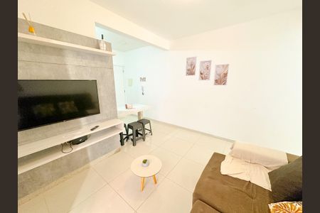 Sala de TV de apartamento para alugar com 2 quartos, 70m² em Santinho, Florianópolis