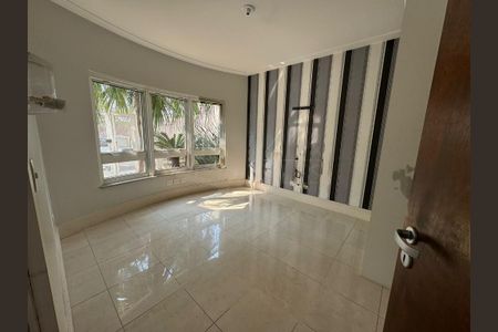 Foto 09 de casa para alugar com 4 quartos, 422m² em Vila Jaboticabeira, Taubaté