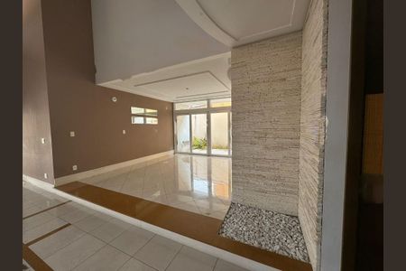 Casa para alugar com 422m², 4 quartos e 3 vagasFoto 02