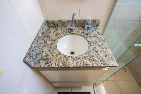 Apartamento à venda com 49m², 2 quartos e 1 vaga Apartamento à venda com 49m², 2 quartos e 1 vagaBanheiro social