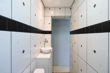 Casa para alugar com 150m², 3 quartos e sem vaga Casa para alugar com 150m², 3 quartos e sem vagaBanheiro social