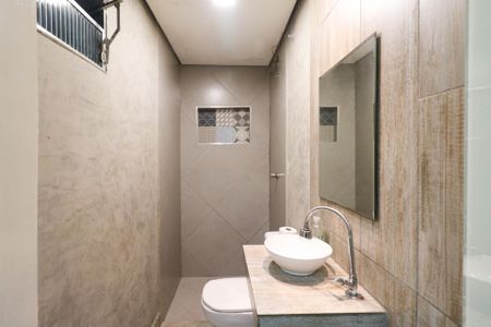 Casa para alugar com 150m², 3 quartos e sem vaga Casa para alugar com 150m², 3 quartos e sem vagaBanheiro social 2