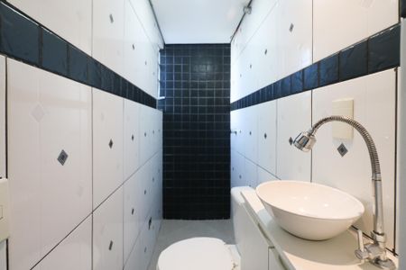 Casa para alugar com 150m², 3 quartos e sem vaga Casa para alugar com 150m², 3 quartos e sem vagaBanheiro social