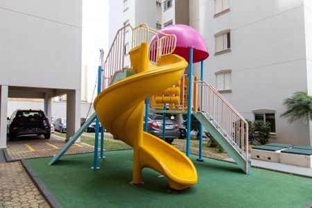 Apartamento à venda com 80m², 2 quartos e 1 vaga Apartamento à venda com 80m², 2 quartos e 1 vagaÁrea comum - Playground