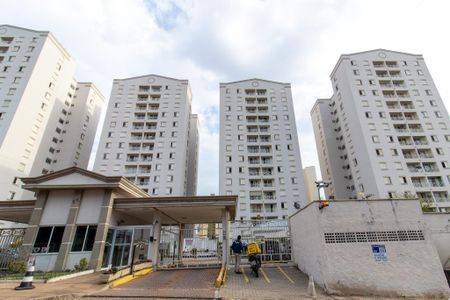 Apartamento à venda com 80m², 2 quartos e 1 vaga Apartamento à venda com 80m², 2 quartos e 1 vagaFachada