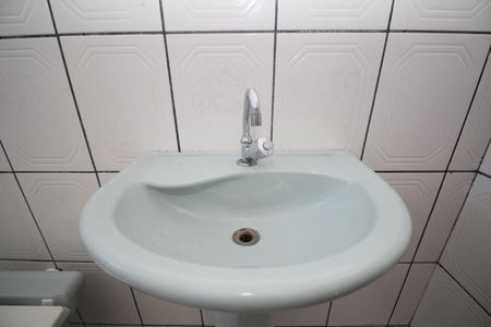 Casa para alugar com 70m², 2 quartos e 1 vagaBanheiro - torneira