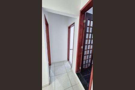 Corredor Banheiro e quartos  de apartamento para alugar com 2 quartos, 70m² em Irajá, Rio de Janeiro