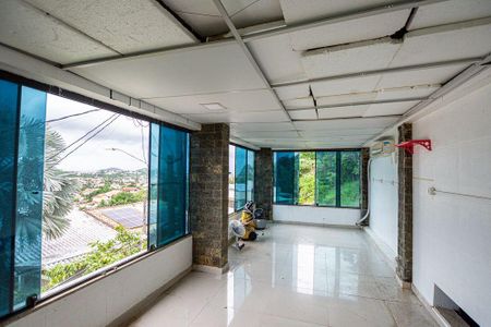 Casa à venda com 3 quartos, 300m² em Piratininga, Niterói