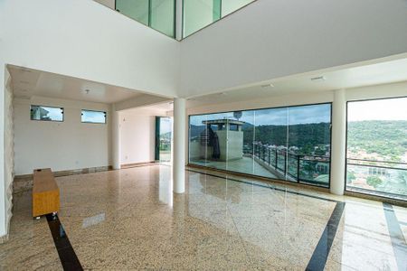 Casa à venda com 3 quartos, 300m² em Piratininga, Niterói