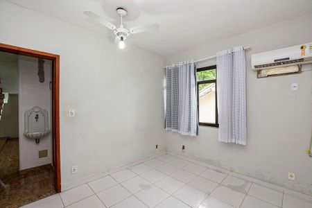 Casa à venda com 3 quartos, 300m² em Piratininga, Niterói