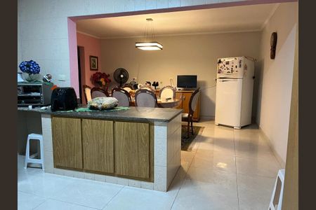 Casa à venda com 3 quartos, 232m² em Vila Camilópolis, Santo André