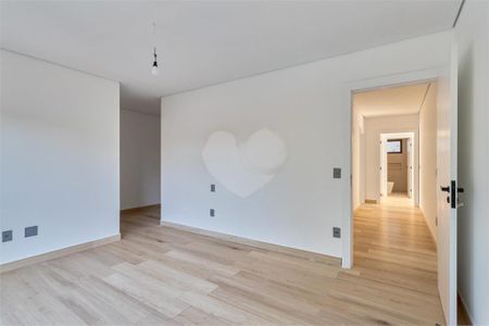 Casa à venda com 4 quartos, 376m² em Jardim Petropolis, São Paulo