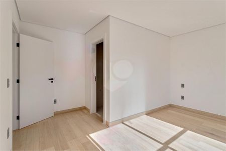 Casa à venda com 4 quartos, 376m² em Jardim Petropolis, São Paulo