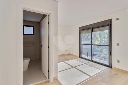 Casa à venda com 4 quartos, 376m² em Jardim Petropolis, São Paulo