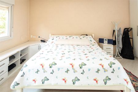 Casa à venda com 4 quartos, 375m² em Granja Julieta, São Paulo